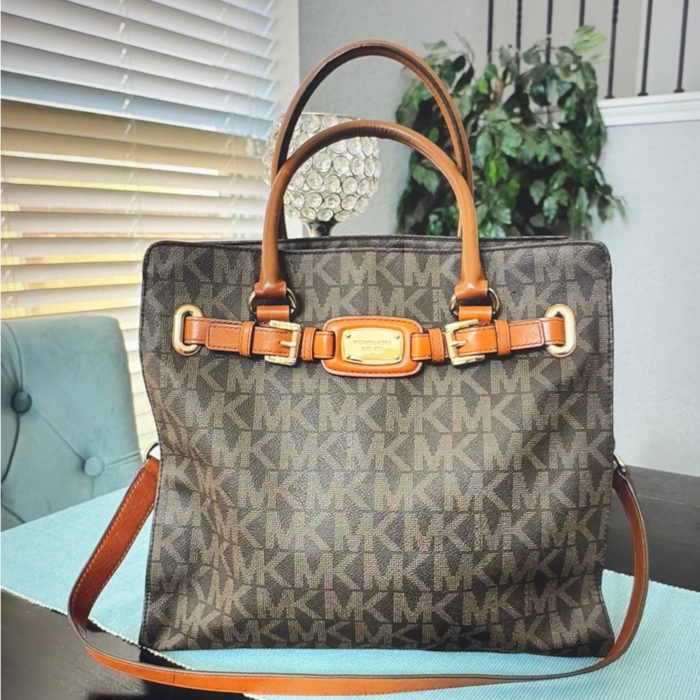 Michael Kors Hamilton Brown Logo Tote Large perfect for a IPOD or computer.